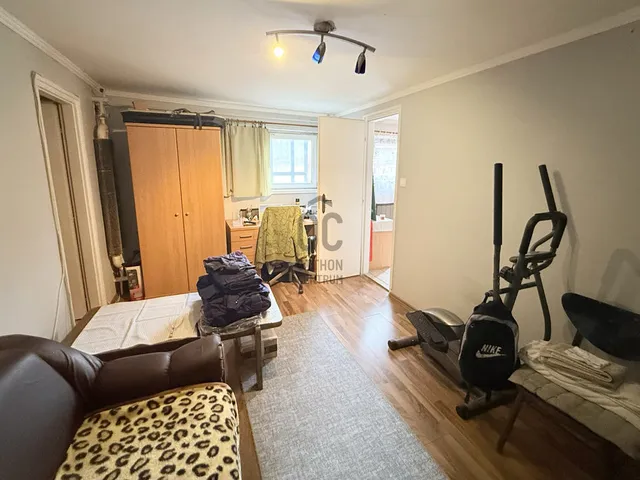 Eladó ház Budapest X. kerület, Keresztúridűlő 150 nm