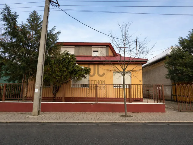 Eladó ház Budapest XV. kerület, Pestújhely 260 nm