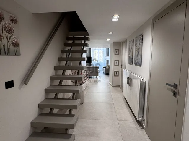 Eladó lakás Budapest VI. kerület, Nagykörúton belüli terület 106 nm