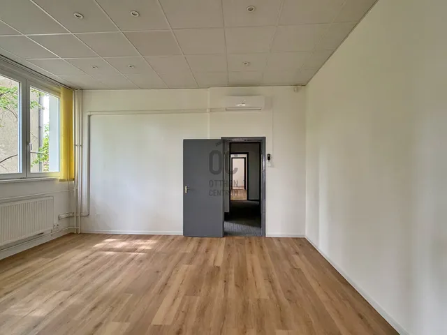 Kiadó kereskedelmi és ipari ingatlan Budapest I. kerület, Naphegy 121 nm