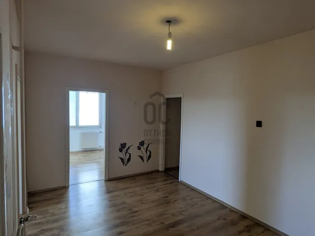 Eladó lakás Aszód 70 nm