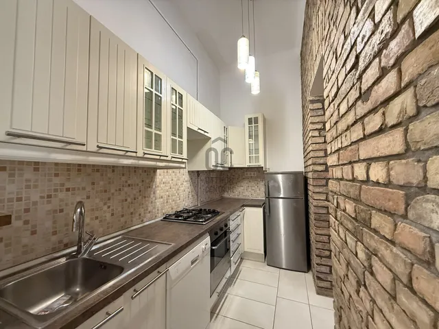 Eladó lakás Budapest VI. kerület 87 nm