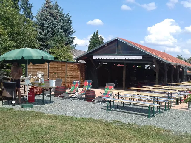 Eladó kereskedelmi és ipari ingatlan Felsőcsatár 300 nm