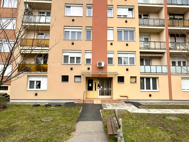 Eladó lakás Szombathely, Ifjúsági lakótelep 55 nm