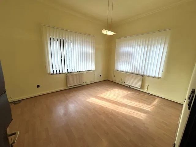 Eladó kereskedelmi és ipari ingatlan Szombathely 350 nm