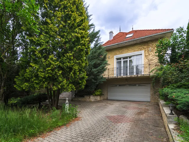 Eladó ház Budakeszi, Máriamakk 250 nm