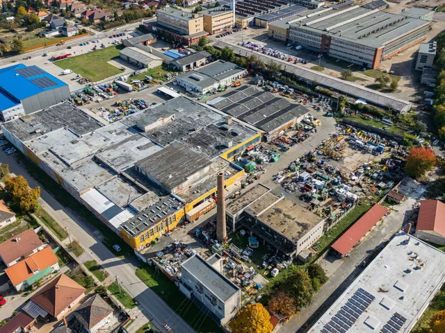 Eladó kereskedelmi és ipari ingatlan Tatabánya 11042 nm