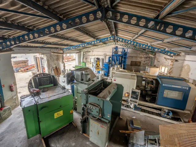 Eladó kereskedelmi és ipari ingatlan Tatabánya, vágóhíd utca 11042 nm