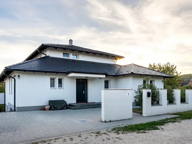 Eladó ház Nagykovácsi, kültelek utca 5 313 nm