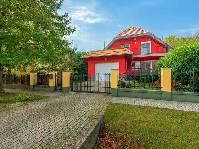 Eladó ház Budajenő 200 nm