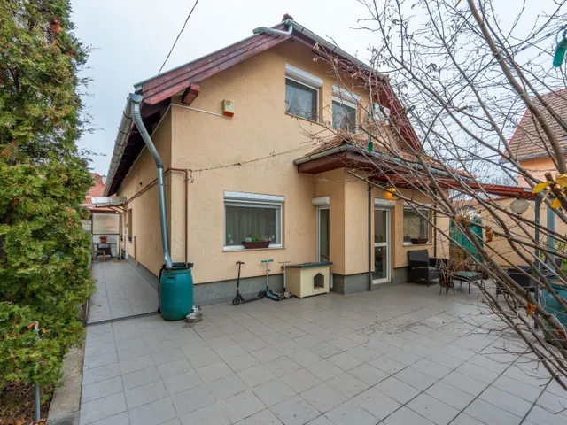 Eladó ház Budapest XXI. kerület, Királyerdő 145 nm