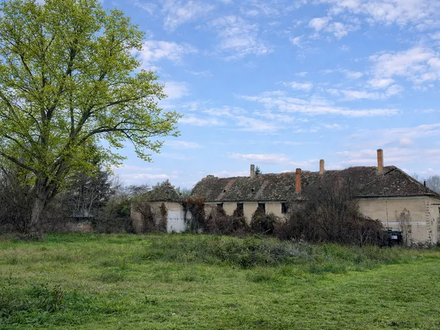 Eladó kereskedelmi és ipari ingatlan Szigliget, Ciframajor 1 3218 nm