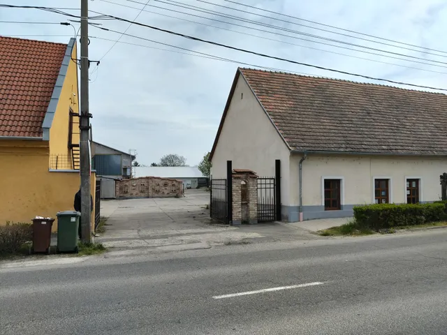 Eladó kereskedelmi és ipari ingatlan Pilismarót, Rákóczi utca 4 2300 nm