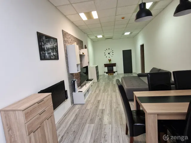 Eladó lakás Gyenesdiás, Kereskedők újra 4 73 nm