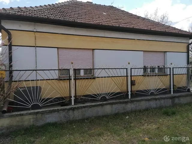 Eladó ház Tiszajenő 71 nm