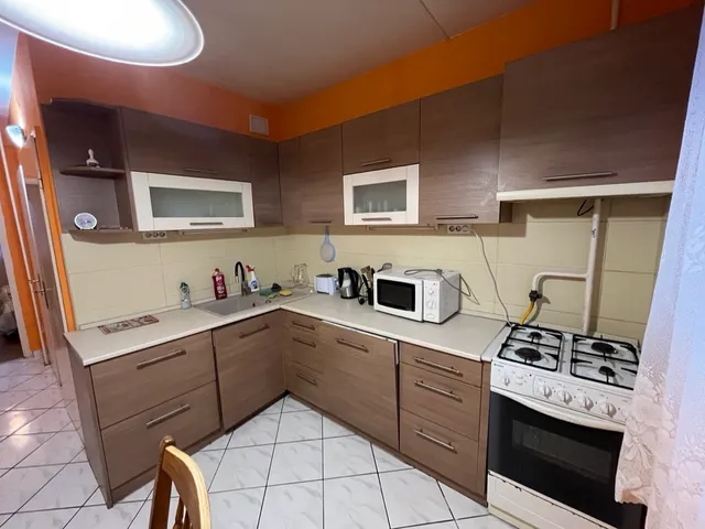 Eladó lakás Tiszaújváros, Szent István út 61 nm