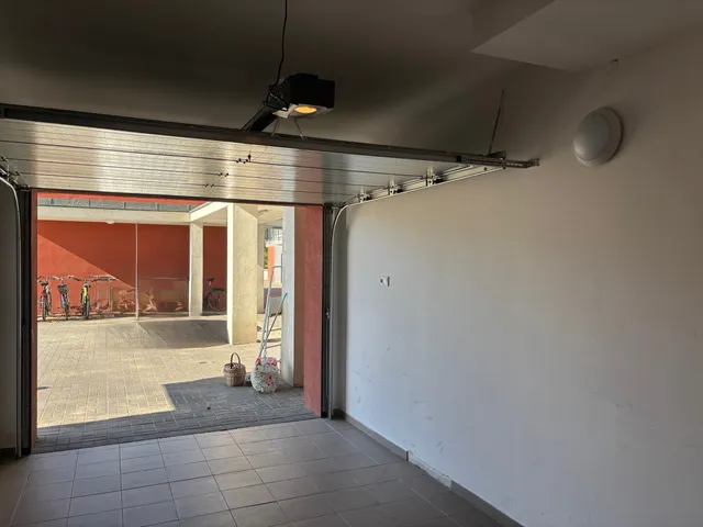 Eladó garázs Tiszaújváros, Vörösmarty út 17 nm
