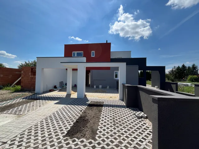 Eladó lakás Tiszaújváros 79 nm