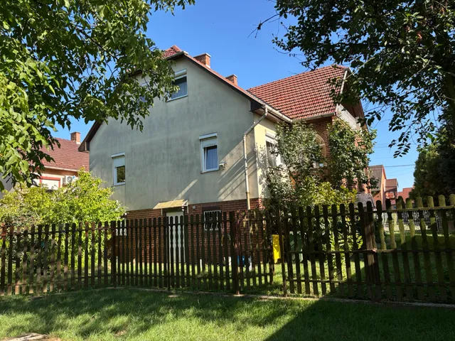 Eladó ház Felsőzsolca 260 nm