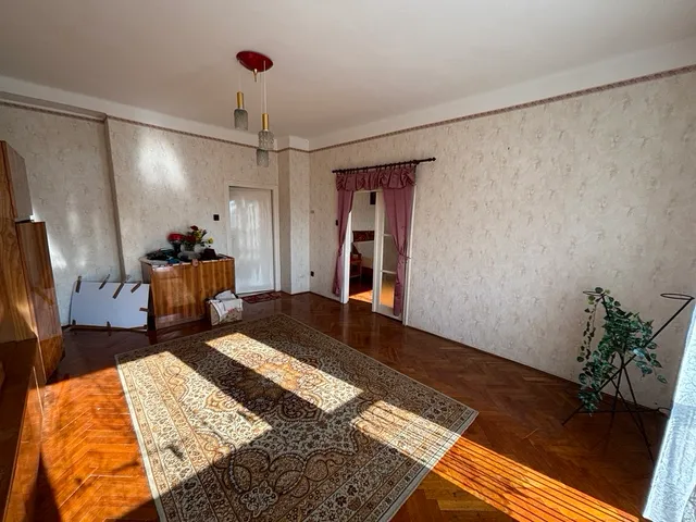 Eladó lakás Polgár, Barankovics tér 69 nm