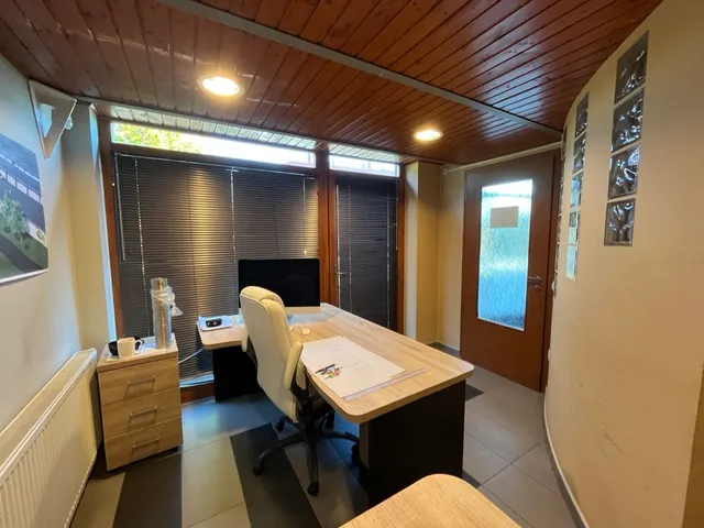 Kiadó kereskedelmi és ipari ingatlan Tiszaújváros, Kertváros 15 nm