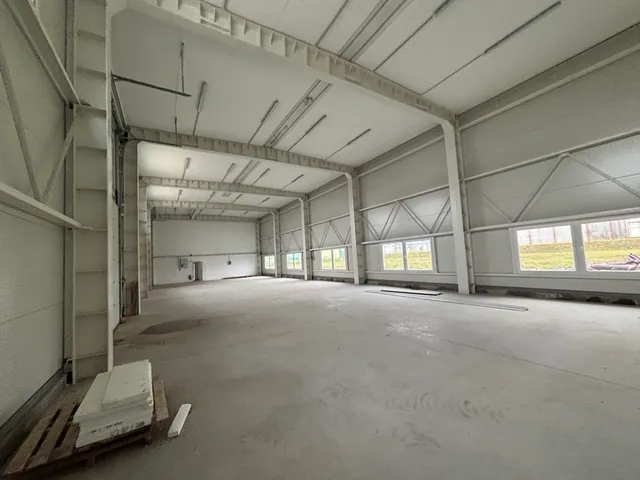 Eladó kereskedelmi és ipari ingatlan Tiszaújváros 633 nm