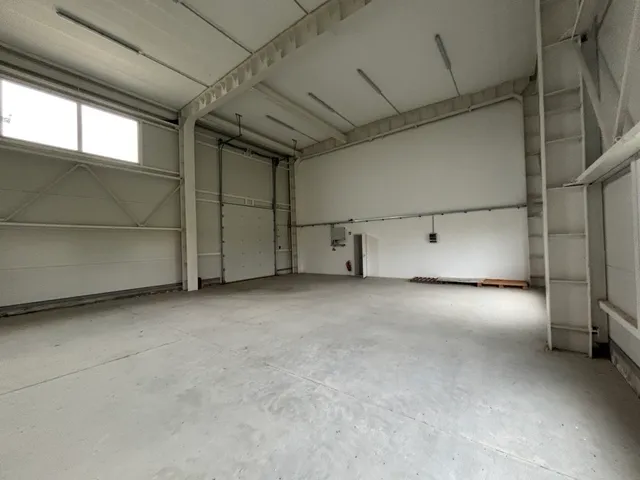 Eladó kereskedelmi és ipari ingatlan Tiszaújváros 633 nm