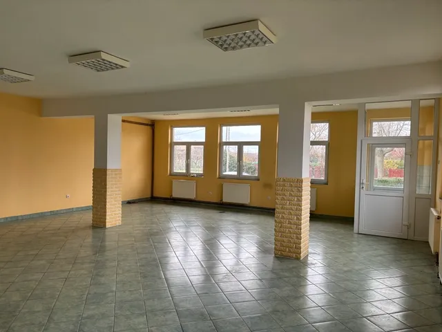 Eladó kereskedelmi és ipari ingatlan Sajóörös 136 nm