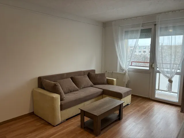 Kiadó lakás Tiszaújváros, Hajdú tér 37 nm