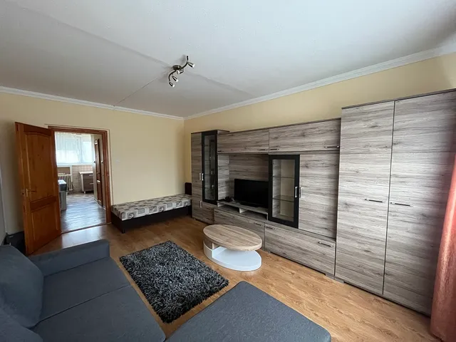 Eladó lakás Tiszaújváros, Szent István út 51 nm