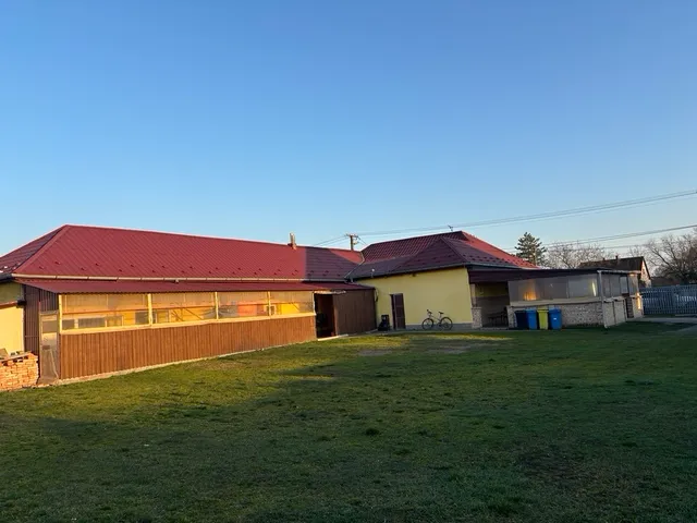 Kiadó kereskedelmi és ipari ingatlan Tiszapalkonya, Bem út 325 nm