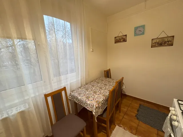 Kiadó lakás Tiszaújváros, Hajdú tér 36 nm