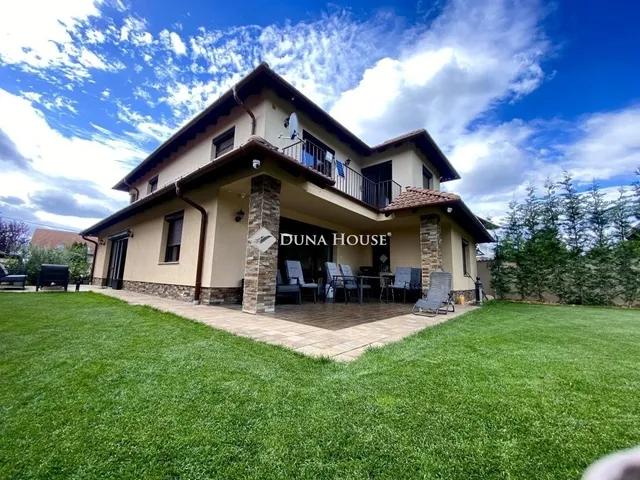 Eladó ház Csömör 274 nm