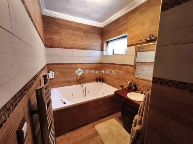 Eladó ház Pilisszentiván 275 nm