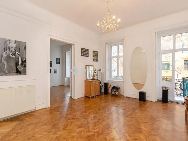 Eladó lakás Budapest VI. kerület 82 nm