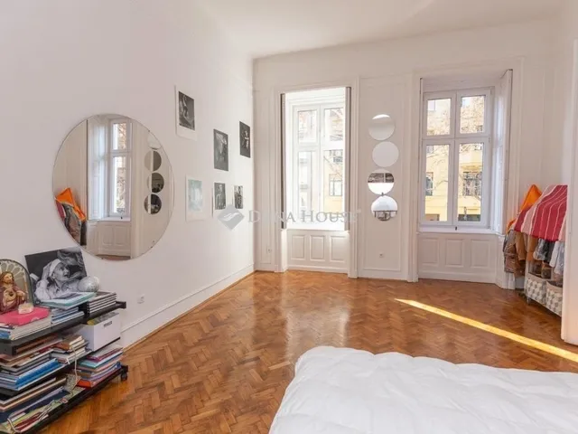Eladó lakás Budapest VI. kerület 82 nm