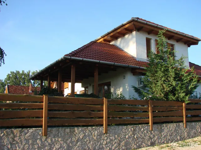 Eladó ház Etyek 220 nm