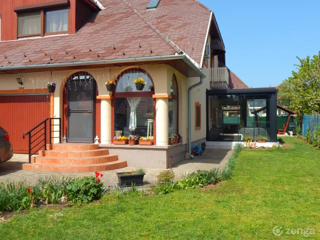 Eladó ház Vonyarcvashegy 175 nm