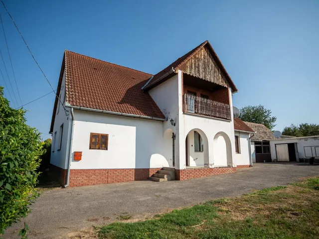 Eladó ház Gadács 220 nm
