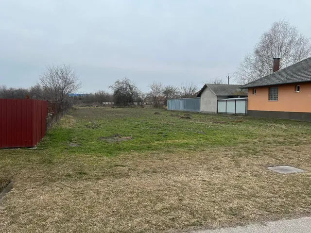 Eladó telek Kiskőrös 900 nm