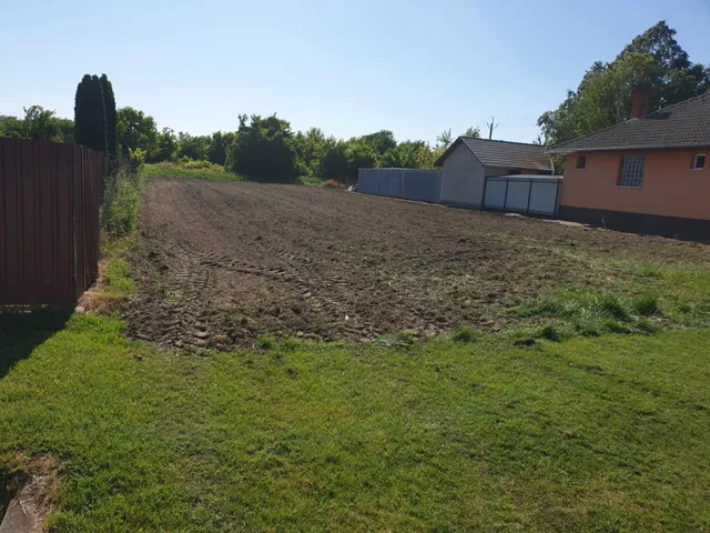 Eladó telek Kiskőrös 900 nm