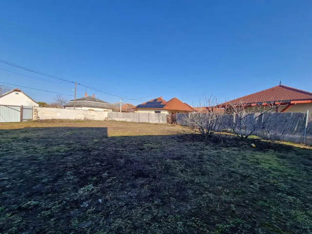 Eladó telek Kiskőrös 561 nm