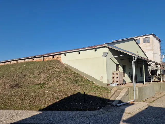 Eladó kereskedelmi és ipari ingatlan Soltszentimre 970 nm