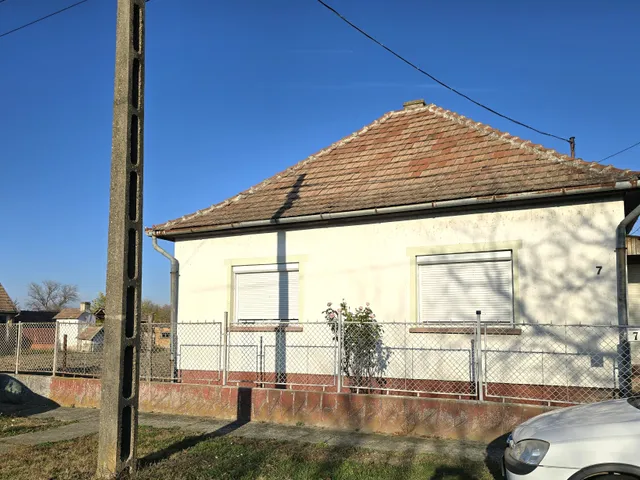 Eladó ház Dunaszentbenedek 85 nm