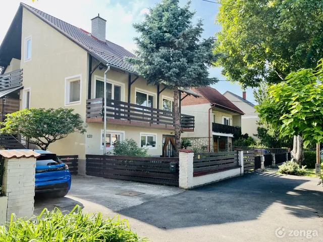 Eladó ház Győr, Győrszentiván 220 nm