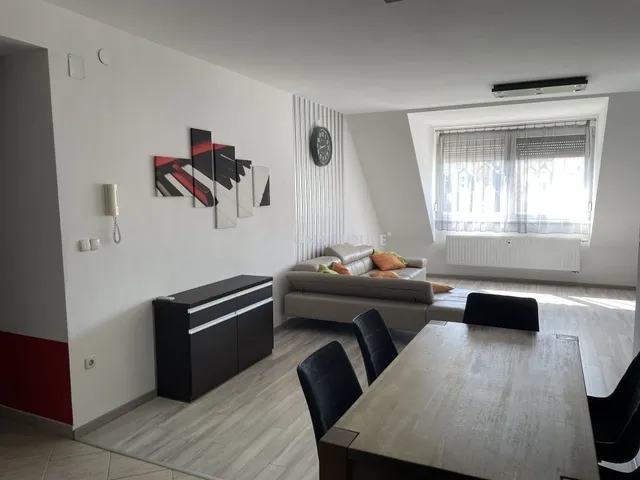 Eladó lakás Körmend 70 nm