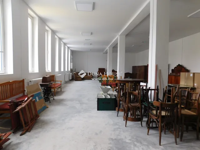 Eladó kereskedelmi és ipari ingatlan Szombathely 198 nm
