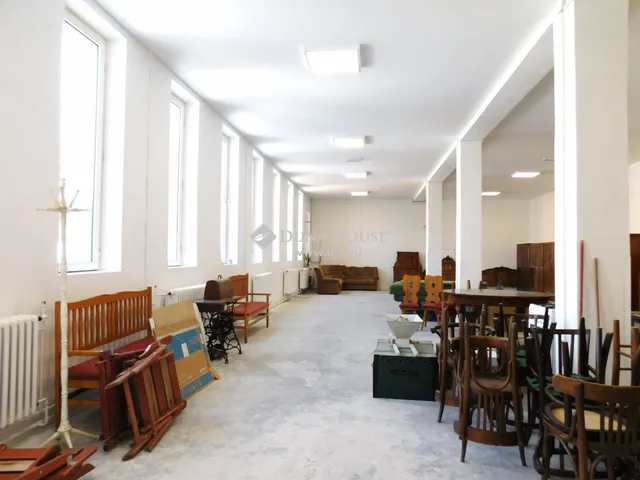 Eladó kereskedelmi és ipari ingatlan Szombathely 198 nm