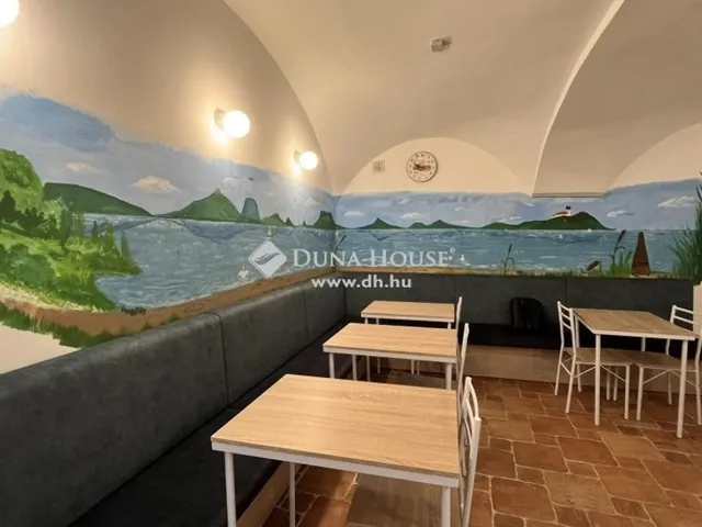 Eladó kereskedelmi és ipari ingatlan Szombathely 43 nm