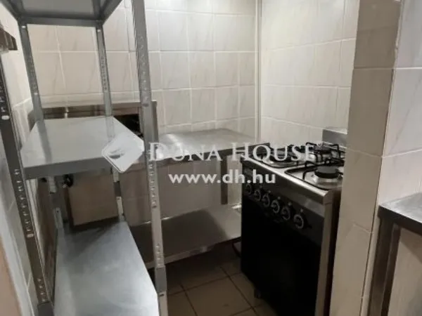 Eladó kereskedelmi és ipari ingatlan Szombathely 43 nm